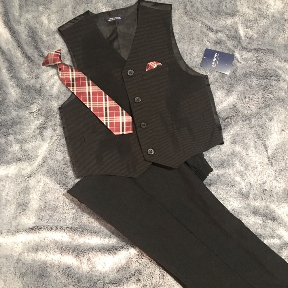 Boy’s Vest/Tie/Pants